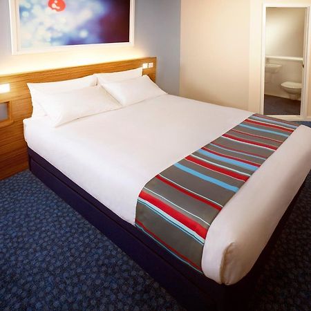 Travelodge Alton Four Marks Eksteriør bilde