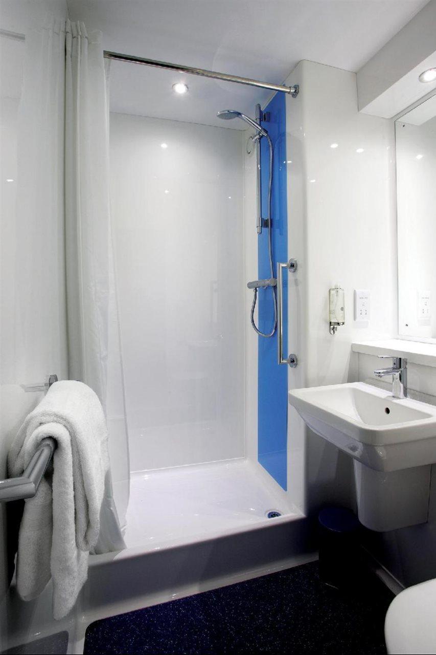 Travelodge Alton Four Marks Eksteriør bilde