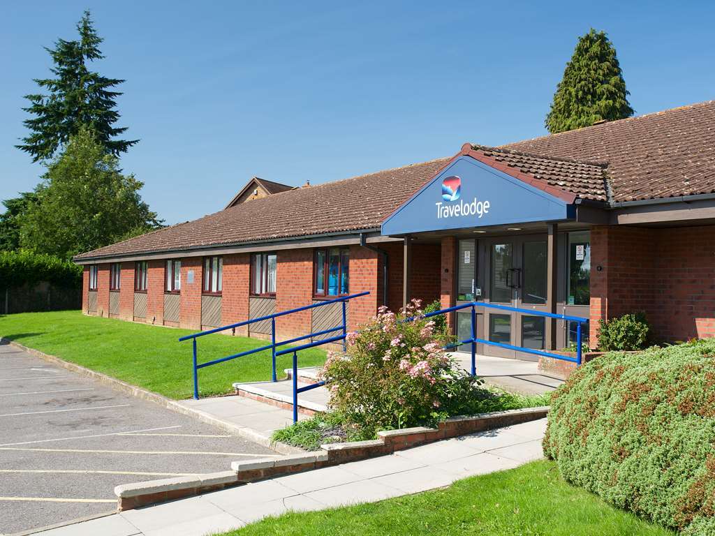 Travelodge Alton Four Marks Eksteriør bilde
