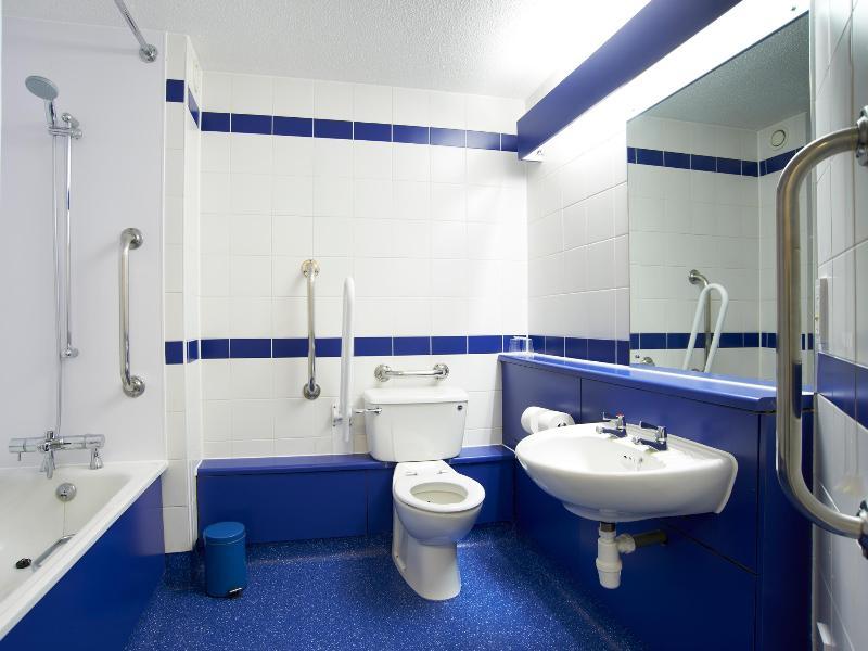 Travelodge Alton Four Marks Eksteriør bilde